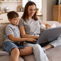 Internet na infância: pais presentes é melhor que aplicativos de controle - Freepik