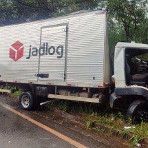 Batida entre caminhões e caminhonete deixa 1 morto e 2 feridos em MG - CBMMG