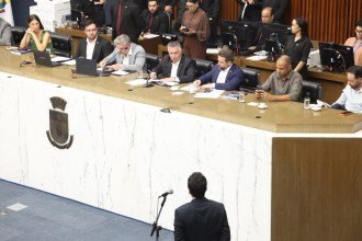 Álvaro Damião respondeu questionamentos de vereadores -  (crédito: Marcos Vieira/EM/D.A. Press)