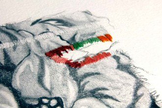 Artista expõe obras que mesclam retalhos, bordado e grafite sobre papel 