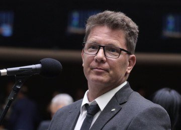 Mario Frias (PL-SP) saiu em defesa do ex-deputado Eduardo Bolsonaro (PL-SP) após o embate nas redes sociais com o deputado Nikolas Ferreira (PL-MG) -  (crédito: Bruno Spada/Câmara dos Deputados)