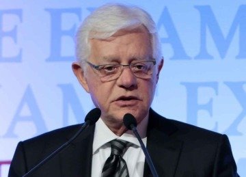 Moreira Franco lan&ccedil;a o livro "Pol&iacute;tica como destino", nesta quarta-feira, em Bras&iacute;lia -  (crédito: MIGUEL SCHINCARIOL/AFP)