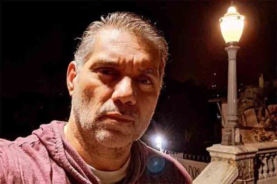 O ator, diretor e produtor brasileiro Marcio Rosario, que tem quase 25 anos de carreira em Hollywood, contou em entrevista ao portal G1 que precisou exercer variadas profissões nos Estados Unidos antes de conseguir ingressar no ramo do entretenimento.
 -  (crédito: Reprodução do Instagram @marcio_rosario)