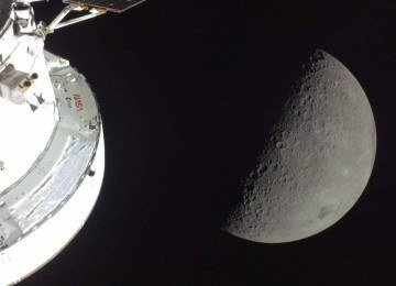 Com 14,3 milhões de inscritos no YouTube e mais de 100 milhões de seguidores no Instagram, a NASA transportou a órbita lunar diretamente para nossos feeds -  (crédito: AFP PHOTO / NASA)