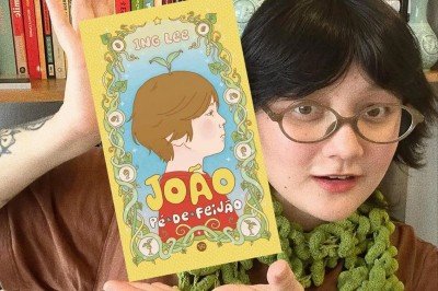 A quadrinista e ilustradora coreano-brasileira Ing Lee e o livro HQ João pé-de-feijão -  (crédito: VR Editora/Divulgação)