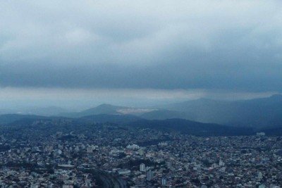 Regi&otilde;es de Minas Gerais podem ser afetadas por ciclone extratropical entre quarta (8/4) e quinta-feira (9/4), de acordo com a Coordenadoria Estadual de Defesa Civil (Cedec) -  (crédito: Leandro Couri/EM/D.A.Press.Brasil.MG.Belo Horizonte - 09/11/2025)