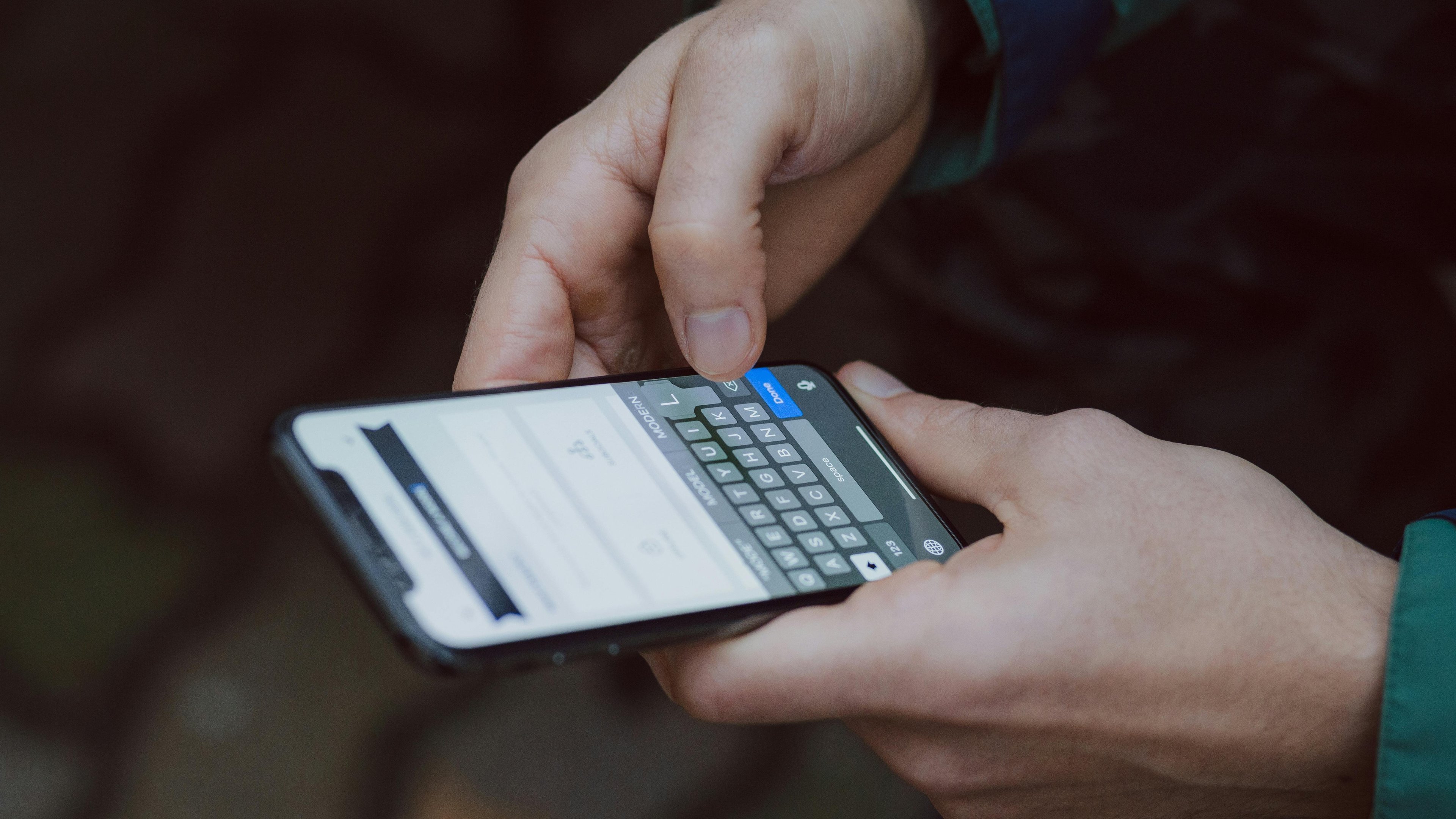 O uso de smartphones na rotina digital exige aten&ccedil;&atilde;o constante para proteger informa&ccedil;&otilde;es pessoais de vazamentos e riscos. -  (crédito: Pexels)