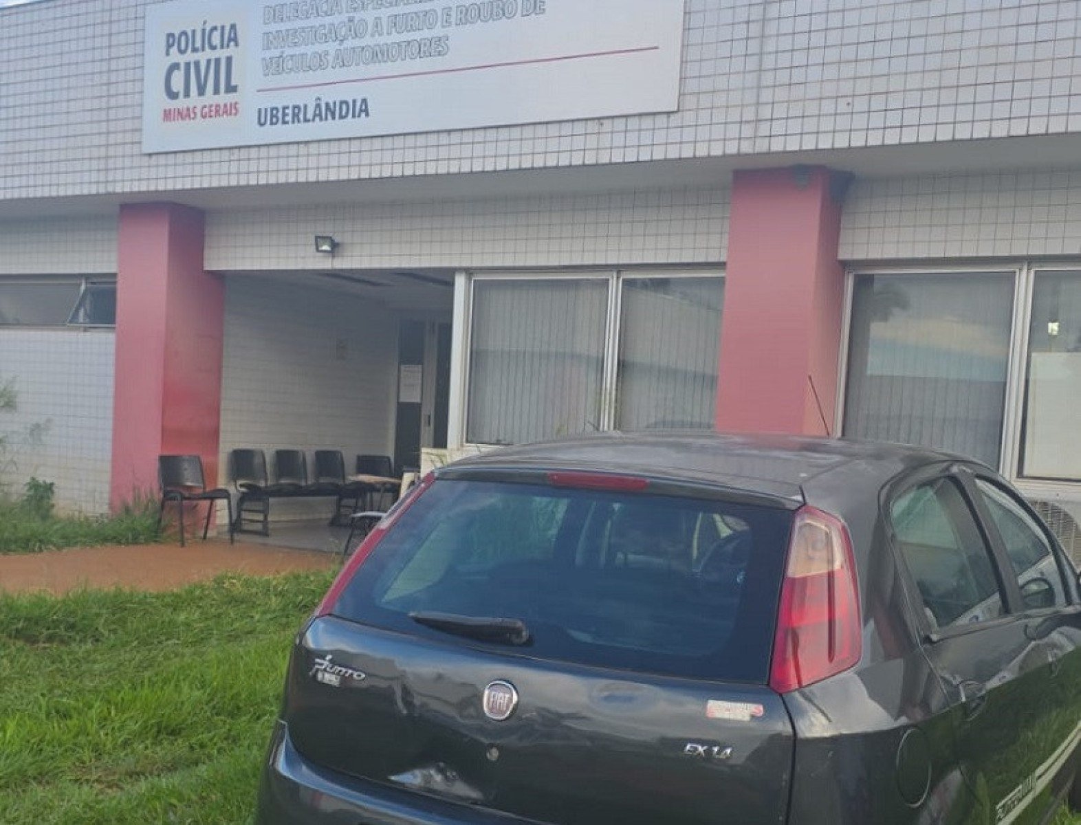 Mulher é presa por falsa denúncia de furto de seu carro -  (crédito: DivulgaÃ§Ã£o/PCMG)