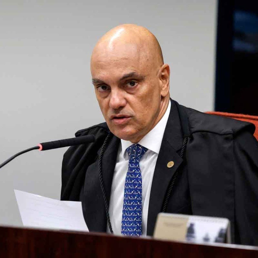 Moraes diz que modelo eleitoral brasileiro faliu e defende migração para o voto