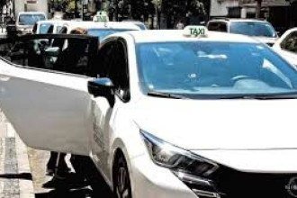 A nova determinação da prefeitura, autoriza que todos os motoristas possam transferir o táxi, seja para sucessores legítimos ou para terceiros -  (crédito: Jair Amaral/EM/D.A Press)