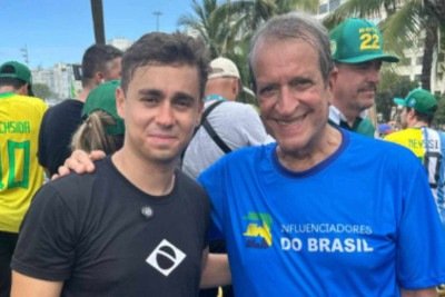 Nikolas Ferreira e Valdemar Costa Neto em ato pela anistia aos presos pelos atos de 8 de janeiro em Copacabana, no Rio de Janeiro, em março de 2025 -  (crédito: Reprodução/Instagram @valdemarcostaoficial  )