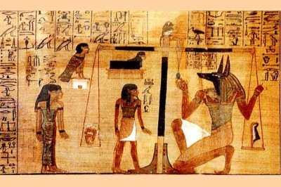 A história das grandes civilizações pode ser contada através de seus monumentos de pedra, mas é na fragilidade dos manuscritos que se encontram os traços mais humanos do passado. A escrita desempenhou um papel fundamental no desenvolvimento do Antigo Egito, sendo essencial para a administração do Estado, a prática religiosa e a preservação do conhecimento. Nesse contexto, o trabalho dos escribas tornou-se indispensável para o funcionamento da sociedade, já que eram responsáveis por registrar inf -  (crédito:  Domínio Público/Wikimédia Commons)