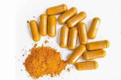 A cúrcuma possui compostos fenólicos com propriedades antioxidantes e anti-inflamatórias, ajudando a prevenir o surgimento de alguns tipos de câncer como de cólon, mama, intestino, bexiga e medula óssea. -  (crédito:  Imagem de sarahisaghost por Pixabay)