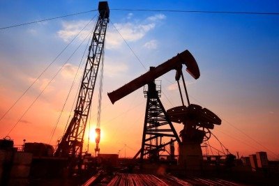 A infraestrutura da ind&uacute;stria petrol&iacute;fera reflete a relev&acirc;ncia do Brasil como um dos maiores produtores globais de petr&oacute;leo. -  (crédito: zhengzaishuru de Getty Images Pro)