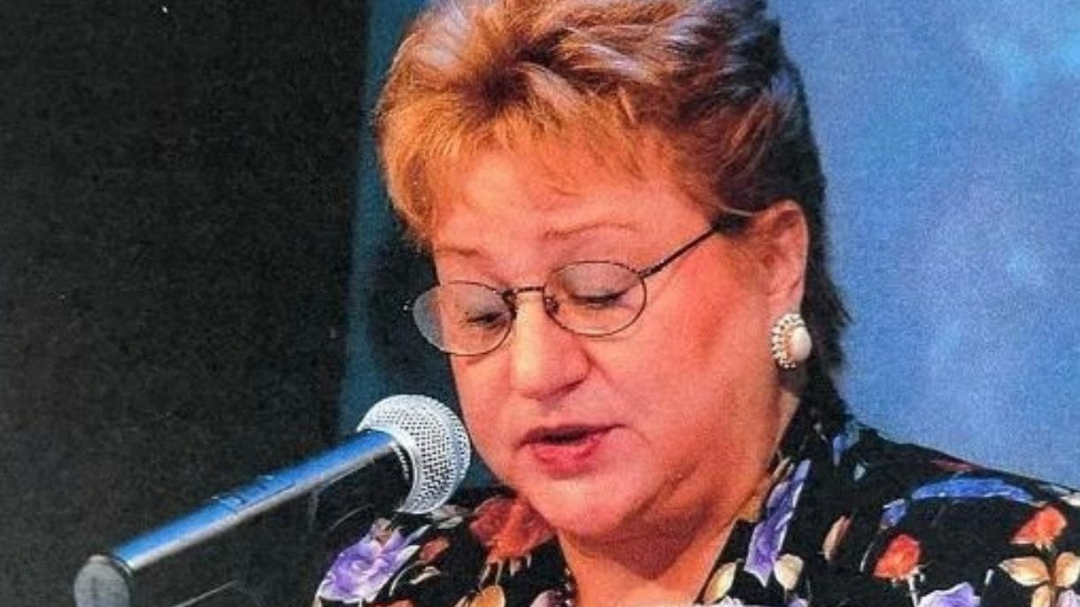 Anita Harley em um dos raros momentos de apari&ccedil;&atilde;o p&uacute;blica antes do coma que motivou a disputa judicial por sua curatela -  (crédito: Reprodu&ccedil;&atilde;o)