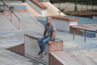 Na foto o arquiteto belorizontino Anibal Bravin que já elaborou mais de 100 pistas de skate -  (crédito: Alexandre Guzanshe/EM/D.A Press)