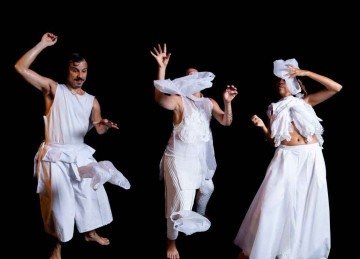 Paula Manata e Rogério Araújo têm a companhia de Michele Bernardino, do Quatroloscinco, em cena, no espetáculo que fica em cartaz até 11/5 -  (crédito: Poly Acerbi/Divulgação)