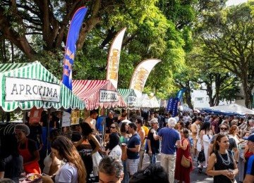 Nesta edi&ccedil;&atilde;o da Feirinha Aproxima, o p&uacute;blico ainda poder&aacute; aproveitar a visita &agrave; exposi&ccedil;&atilde;o dedicada ao pintor impressionista franc&ecirc;s Renoir, em cartaz na Casa Fiat de Cultura, que re&uacute;ne 11 pinturas e uma escultura -  (crédito: Victor Schwaner/Divulga&ccedil;&atilde;o)