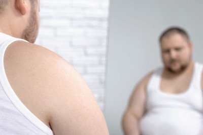 Os estigmas da gordofobia afetam a autoimagem e a percep&ccedil;&atilde;o do pr&oacute;prio corpo, refletindo na maneira como se enxerga. -  (crédito: Motortion de Getty Images)