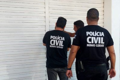 Cerca de 50 policiais civis cumpriram as ordens judiciais  -  (crédito: PCMG)