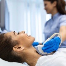 Adeus à cicatriz? Entenda o novo tratamento da tireoide - stefamerpik/FreePik