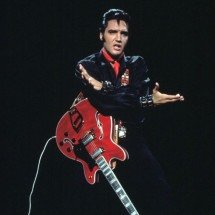 Guitarra de Elvis Presley pode ser leiloada por R$ 10 milhões; veja detalhe - Show Comeback Special / 1968