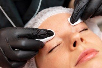 A correção de pigmentação em sobrancelhas exige análise individual e tecnologia apropriada -  (crédito: FreePik)