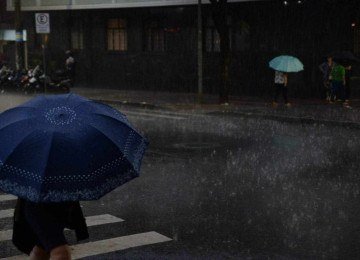 Vai chover em BH nesta sexta (10/4)? confira previsão  -  (crédito: Túlio Santos/EM/DA Press)