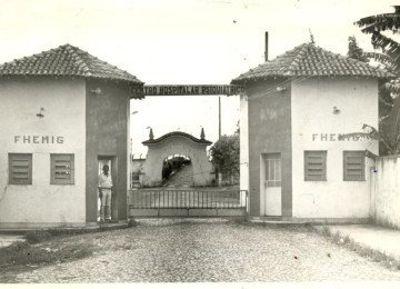 Fachada do Centro Hospitalar Psiquiátrico de Barbacena -  (crédito: Arquivo EM)
