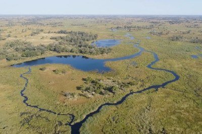 Em diferentes partes do planeta, existem paisagens naturais que desafiam explicações simples e revelam como a interação entre clima, relevo e água pode produzir cenários surpreendentes. Esses ambientes chamam a atenção não apenas pela beleza, mas também pelo papel essencial que desempenham na manutenção da biodiversidade. Muitos deles funcionam como verdadeiros laboratórios naturais para cientistas que buscam compreender a dinâmica da Terra ao longo do tempo. Áreas úmidas, por exemplo, exercem i -  (crédito: Reproduc?a?o/YouTube)