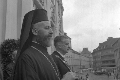 Todos os anos, a independência de Chipre é celebrada em 16 de agosto. O território foi colônia do Reino Unido entre 1878 e 1960. Com a república, Makarios III tornou-se presidente e Faz?l Küçük, vice-presidente.
 -  (crédito:  Arquivo Federal Alemão / Domínio Publico)