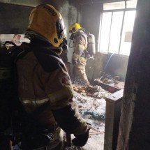 Criança brinca com fósforo e causa incêndio em casa na Zona da Mata - Reprodução/CBMMG