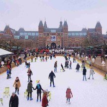 Amsterdã tem estilo de vida descontraído e lugares que encantam turistas - C messier/Wikimedia Commons