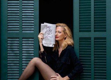 Com visual extravagante, Letícia Novaes, ou simplesmente Letrux, começou a compor aos seis anos

 -  (crédito: Bruna Latini/Divulgação)