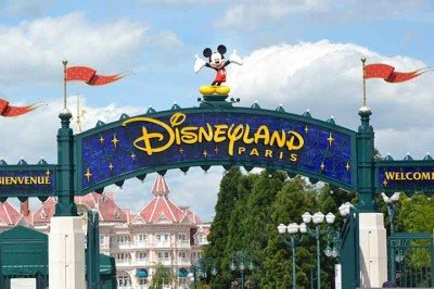 Situado em Marne-la-Vallée, a cerca de 32 quilômetros do centro de Paris, o Disneyland Paris é o principal complexo turístico da França e o parque temático mais visitado da Europa.  -  (crédito: Lisa Bunzel from Pixabay)