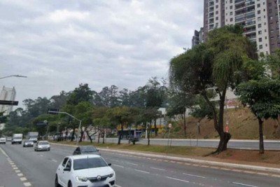 Acidente ocorreu na Avenida Luiz Dumont Villares -  (crédito: Reprodução)