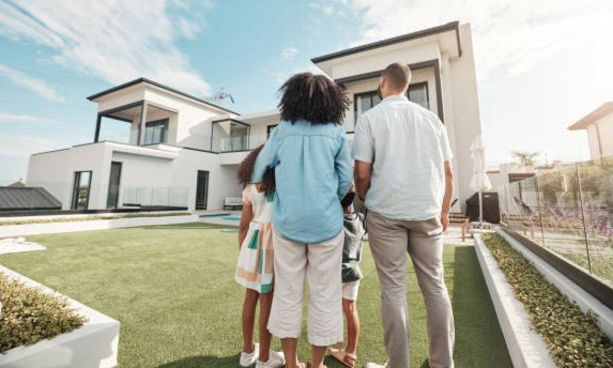 Sonho da casa própria: como usar o FGTS para comprar seu imóvel - iStock