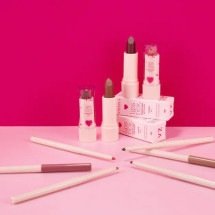 Testamos: Vizzela resgata batons em bala em lançamento nostálgico - Vizzela / divulgação