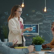 IA deixa de ser tendência e passa a definir quem cresce no mercado - Unsplash