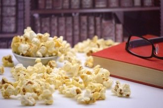 Conheça a origem da pipoca, a queridinha nas salas de cinema
