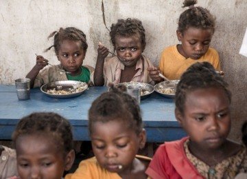 Madagascar, tema do livro 'Onde desagua o desengano', &eacute; o quarto pa&iacute;s no ranking mundial da desnutri&ccedil;&atilde;o cr&ocirc;nica -  (crédito: Rijasolo/AFP)