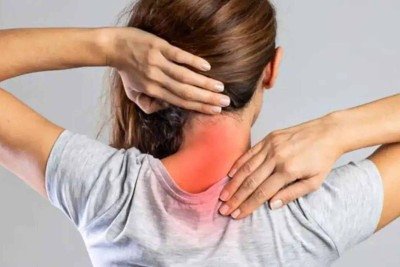 Especialistas alertam para sintomas como rouquidão e feridas na boca, que podem indicar neoplasia na cabeça e pescoço -  (crédito: SBCO/Divulgação)