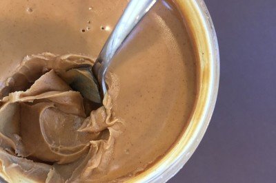 Uma das boas opções para o café ou lanche é escolher diferentes pastas e patês para acompanhar o pão. Esses complementos acrescentam sabor, cremosidade e variedade às refeições. Veja algumas opções populares que podem tornar o pão ainda mais saboroso.
 -  (crédito: NIAID wikimedia commons)