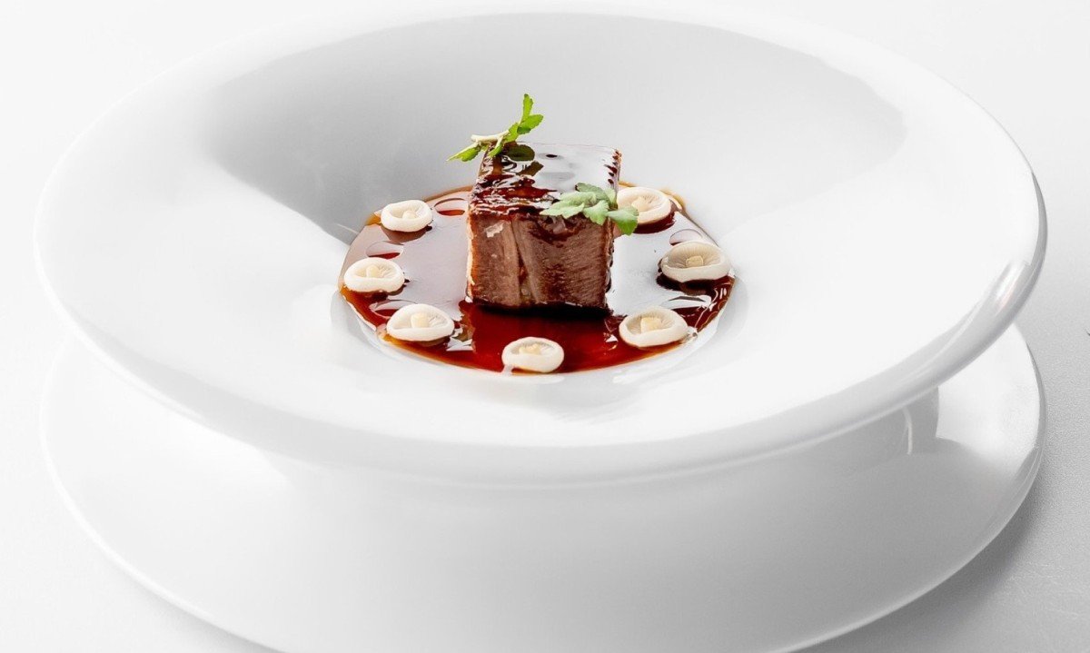 L&iacute;ngua, rabo e priprioca: prato criado pelo chef Luiz Filipe Souza, do Evvai