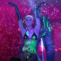 Jovem mãe solteira desafia este mundo caótico em 'Margo está em apuros' - Apple TV/divulgação