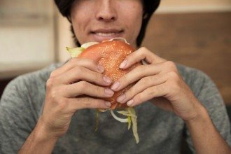 Esse padrão se relaciona à cultura contemporânea de vigilância constante sobre a alimentação e o corpo -  (crédito: Freepik)