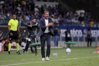 De contrato novo com o Cruzeiro, Artur Jorge tem agradado a torcida celeste -  (crédito: Alexandre Guzanshe/EM/D.A. Press)