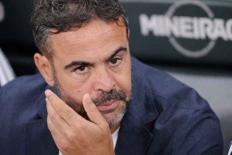 Desempenho do time celeste melhorou e diretoria renovou o contrato de Artur Jorge até o fim de 2030 -  (crédito: Alexandre Guzanshe/EM/D.A. Press)