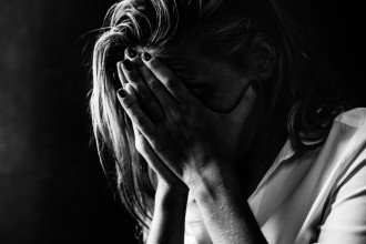 A história mostra que guerras deixam cicatrizes profundas, porém, a guerra silenciosa da saúde mental é ainda mais devastadora, quando ignorada -  (crédito: Freepik)