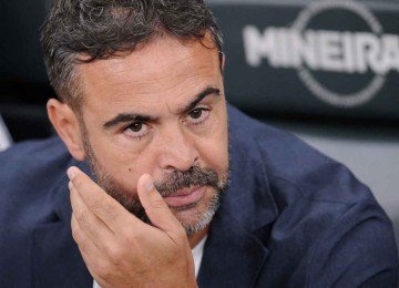 Desempenho do time celeste melhorou e diretoria renovou o contrato de Artur Jorge até o fim de 2030 -  (crédito: Alexandre Guzanshe/EM/D.A. Press)